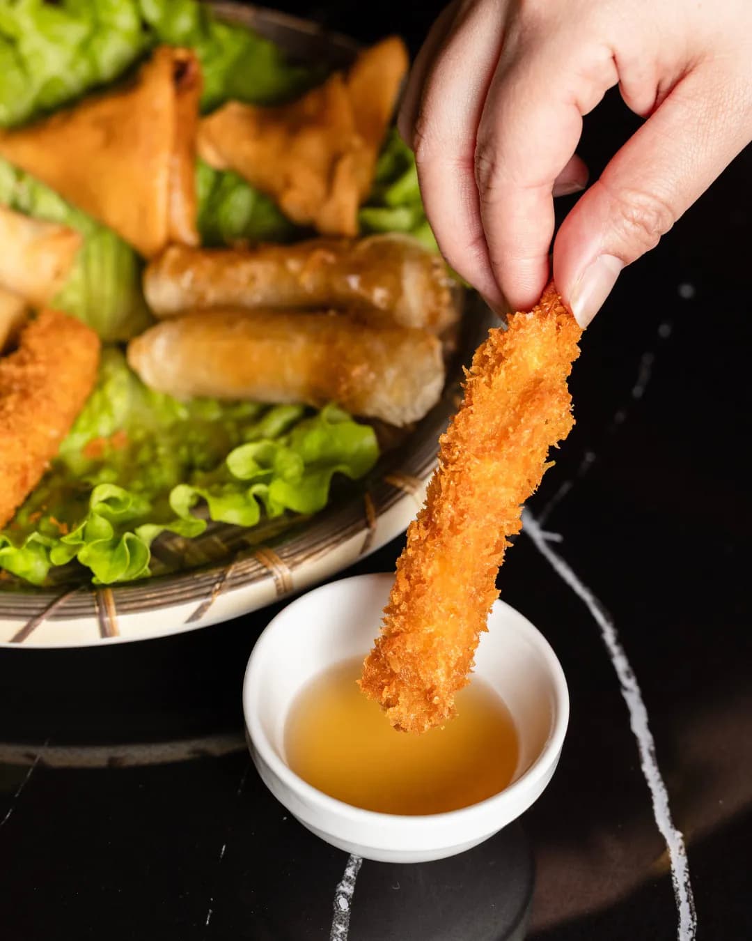 Assortiment de fritures vietnamiennes dorées